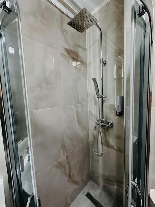 Apartmán Agoll Victoria - Self Checkin Resita Exteriér fotografie