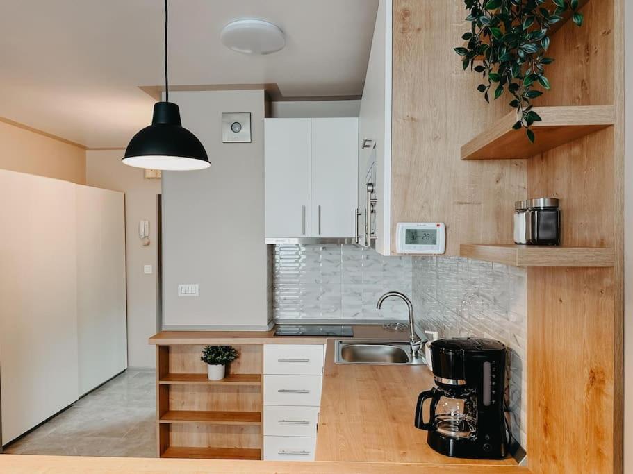Apartmán Agoll Victoria - Self Checkin Resita Exteriér fotografie