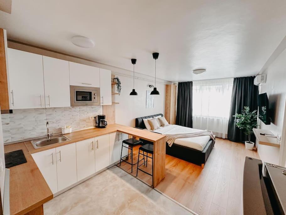 Apartmán Agoll Victoria - Self Checkin Resita Exteriér fotografie